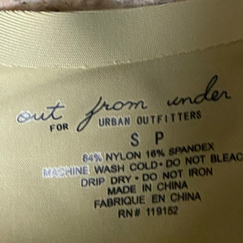 COPY - COPY - Out From Under Seamless Cropped Top/Sorts Bra SZ S - Picture 3 of 3